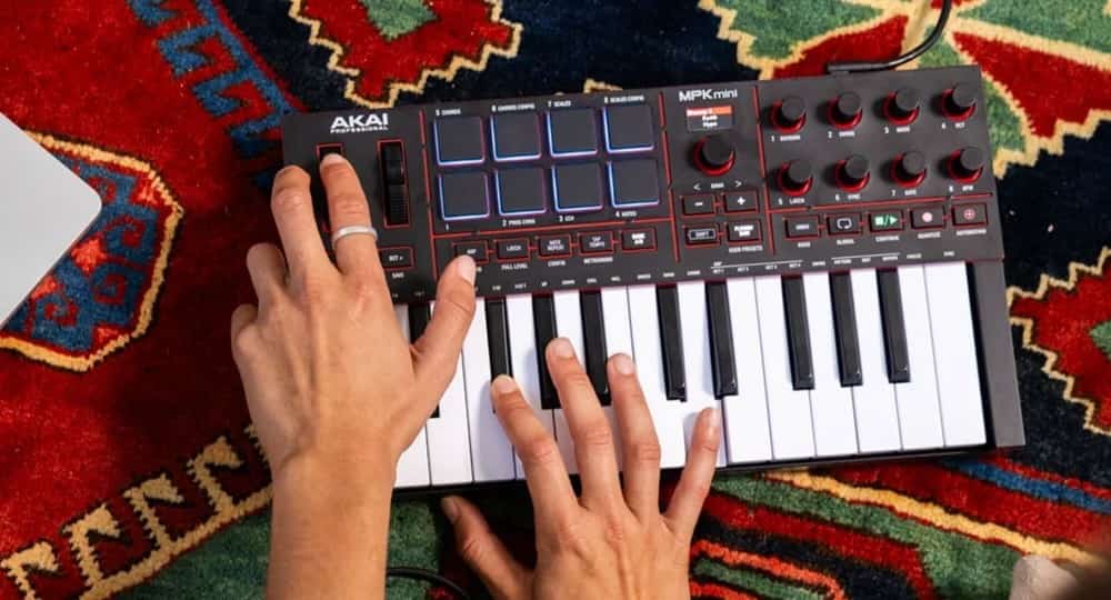 میدی کنترلر AKAI MPK Mini Mini IV - فروشگاه اینترنتی کالا استودیو میدی کنترلر آکایی AKAI MPK Mini IV - خرید میدی کنترلر - قیمت میدی کنترلر - خرید میدی کیبورد - میدی کنترلر آکایی - میدی کنترلر AKAI - میدی کنترلر ام پی کی مینی - میدی کنترلر 25 کلاویه - میدی کنترلر قابل حمل - میدی کیبورد کوچک - قیمت میدی کنترلر - آکایی MPK Mini IV - میدی کنترلر AKAI MPK Mini نسل چهار - فروشگاه اینترنتی کالا استودیو